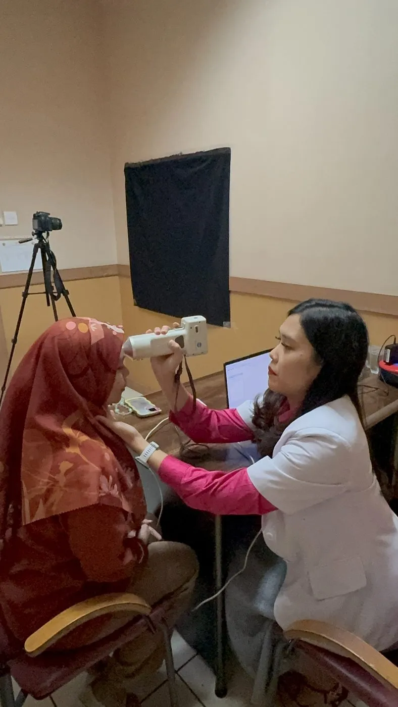 Instrumental skin measurement during our clinical study at Universitas Hasanuddin